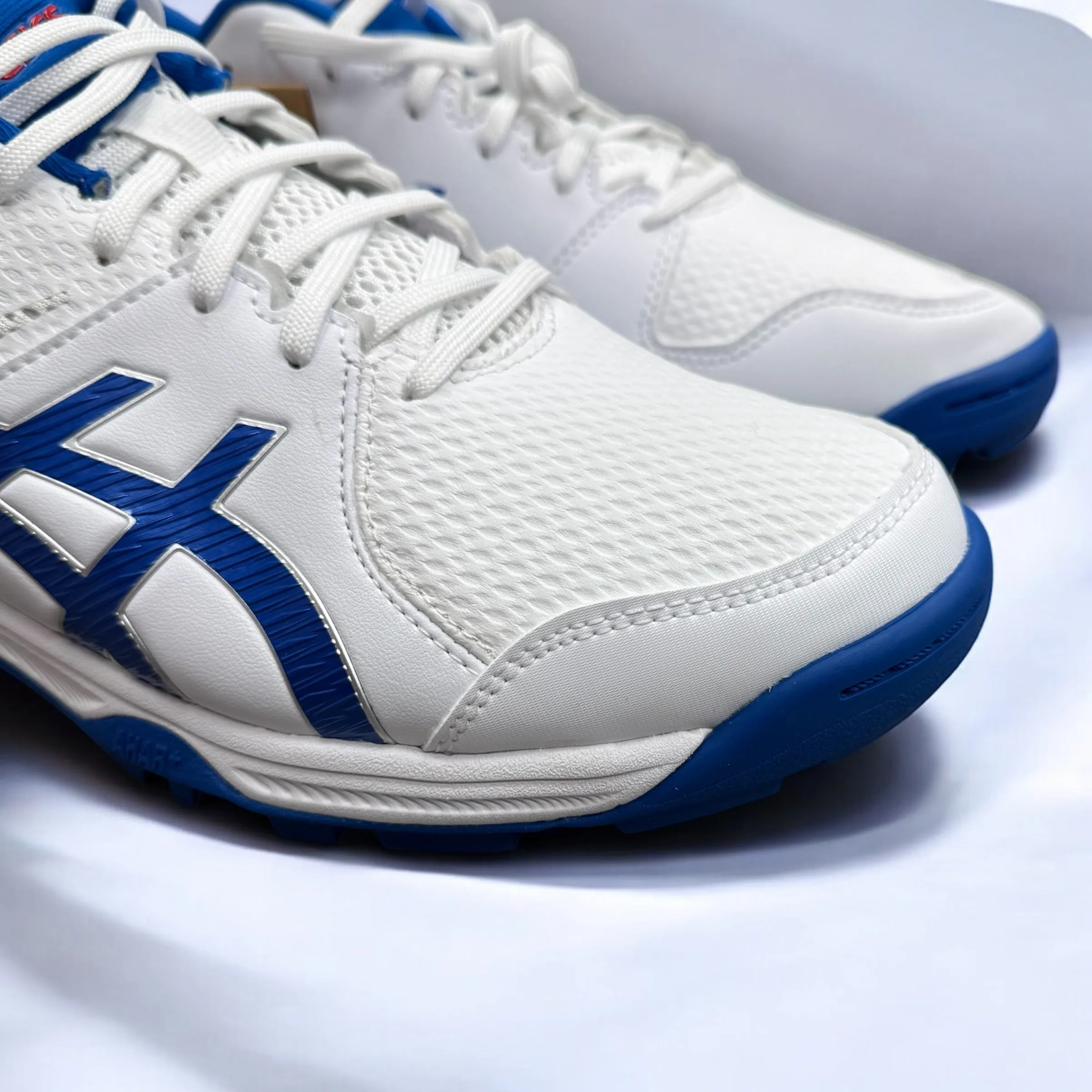 Asics GEL PEAKE 2 Cricket Shoes - White/Blue