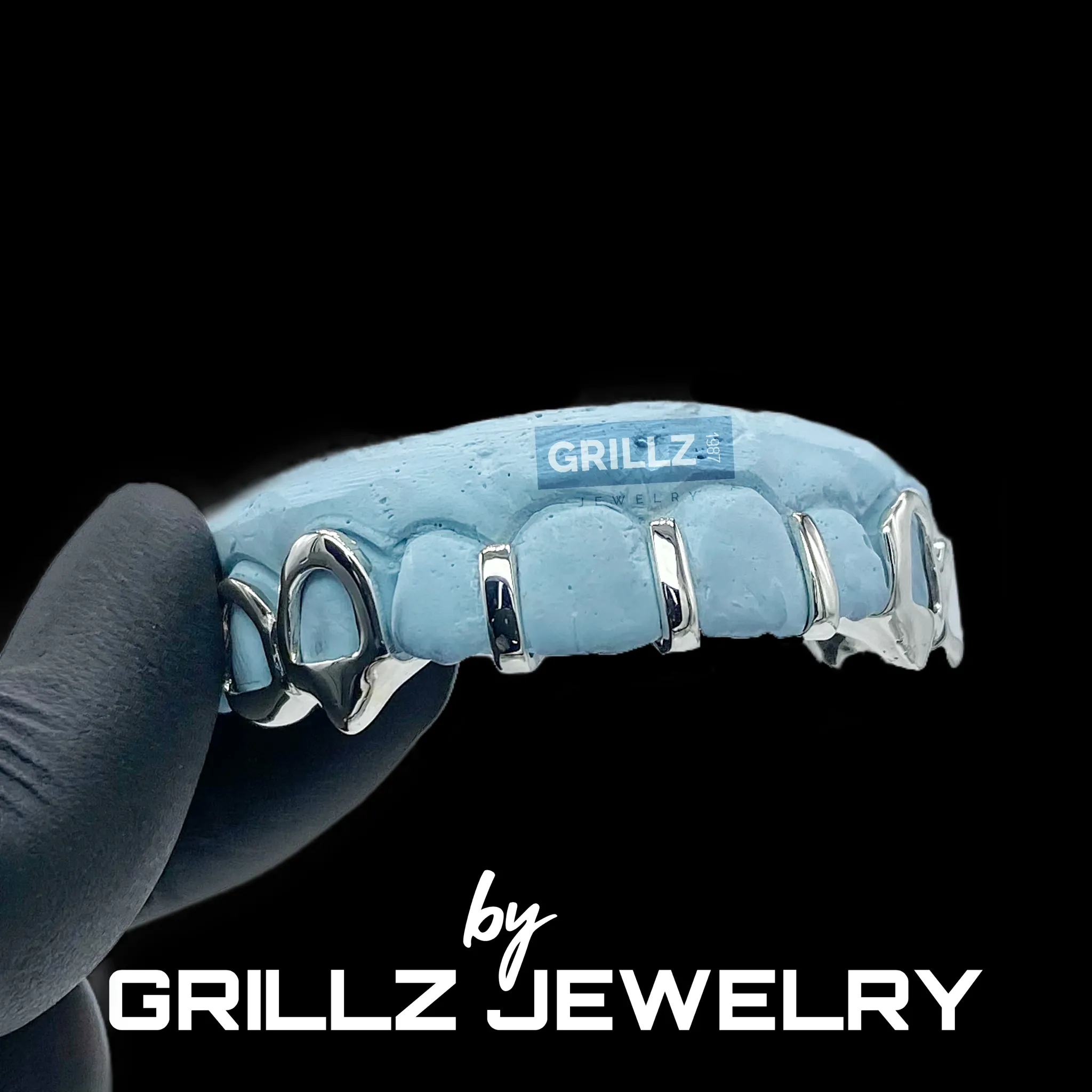 Feminine gap grillz