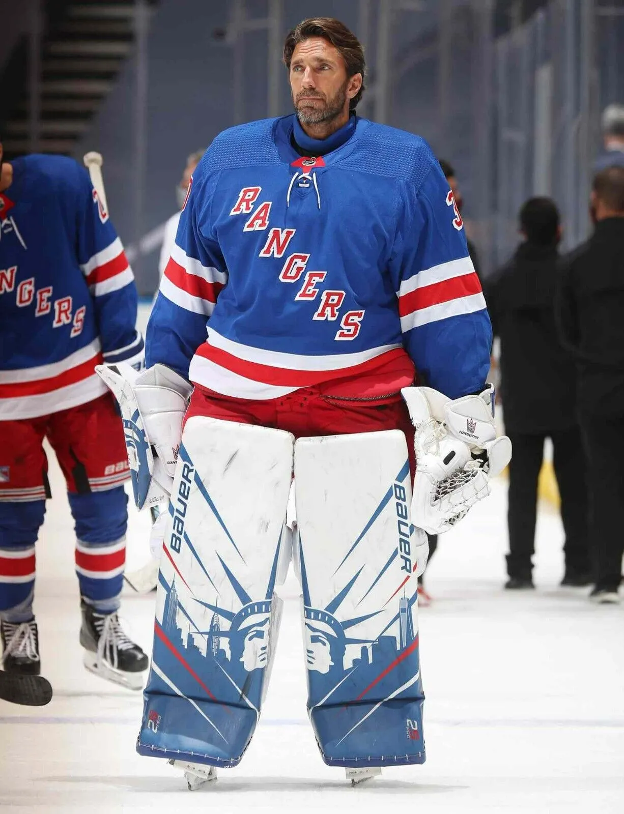 Henrik Lundqvist Signed 2018 Winter Classic Logo Puck (Fanatics) New York Ranger