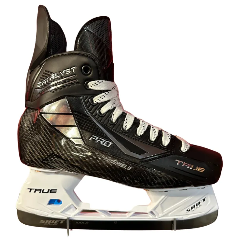 True Catalyst Pro Stock Skates - Thomas Chabot (9.0 Reg)